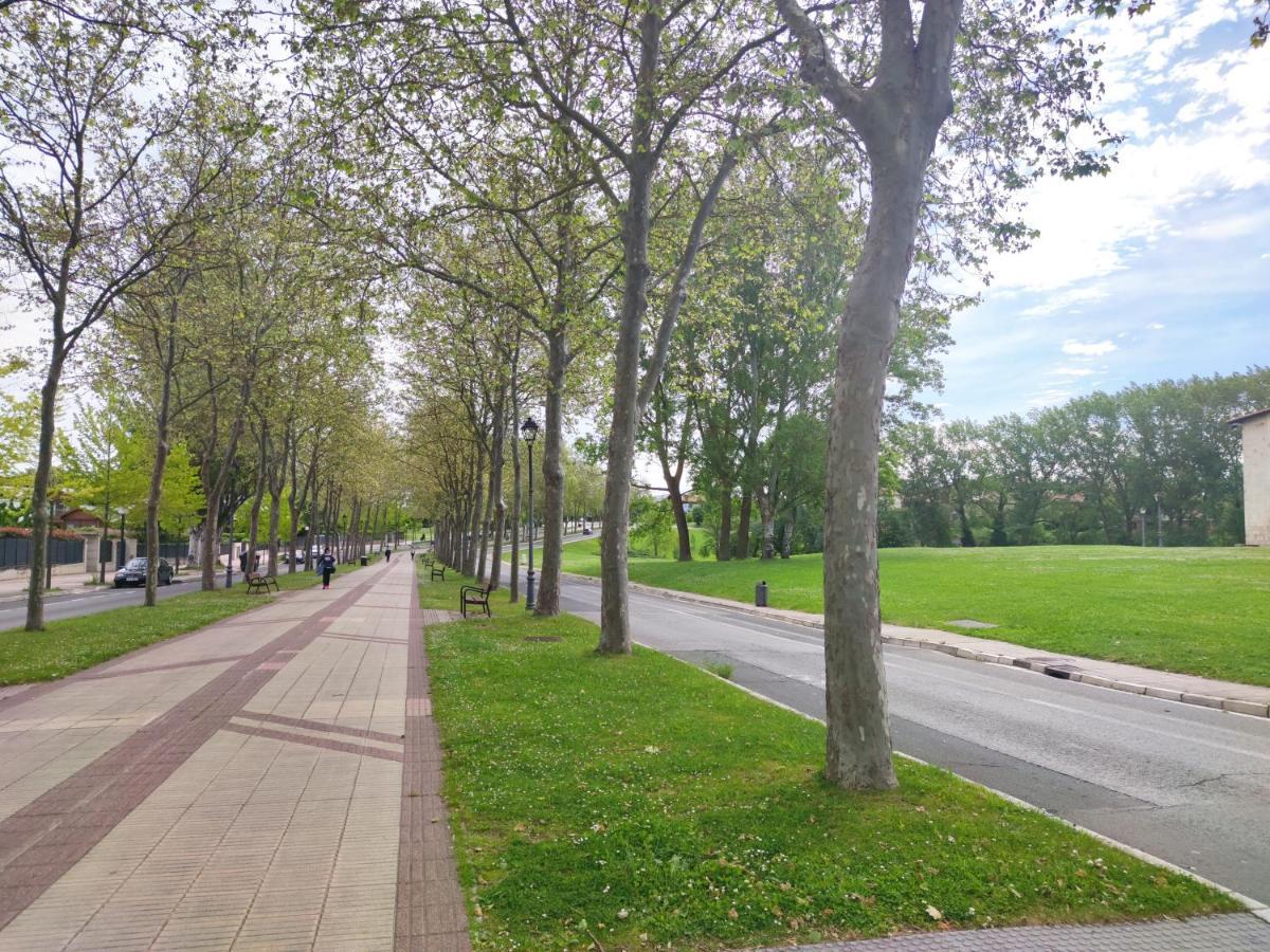 Hotel Jardines De Uleta Suites Vitoria-Gasteiz Eksteriør bilde