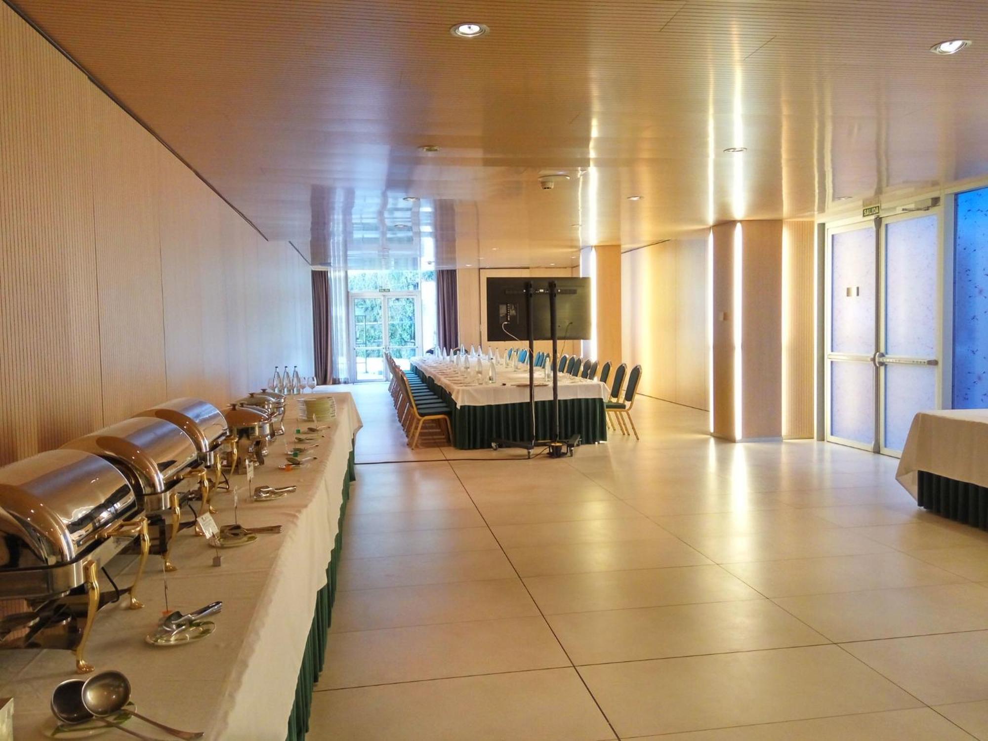 Hotel Jardines De Uleta Suites Vitoria-Gasteiz Eksteriør bilde