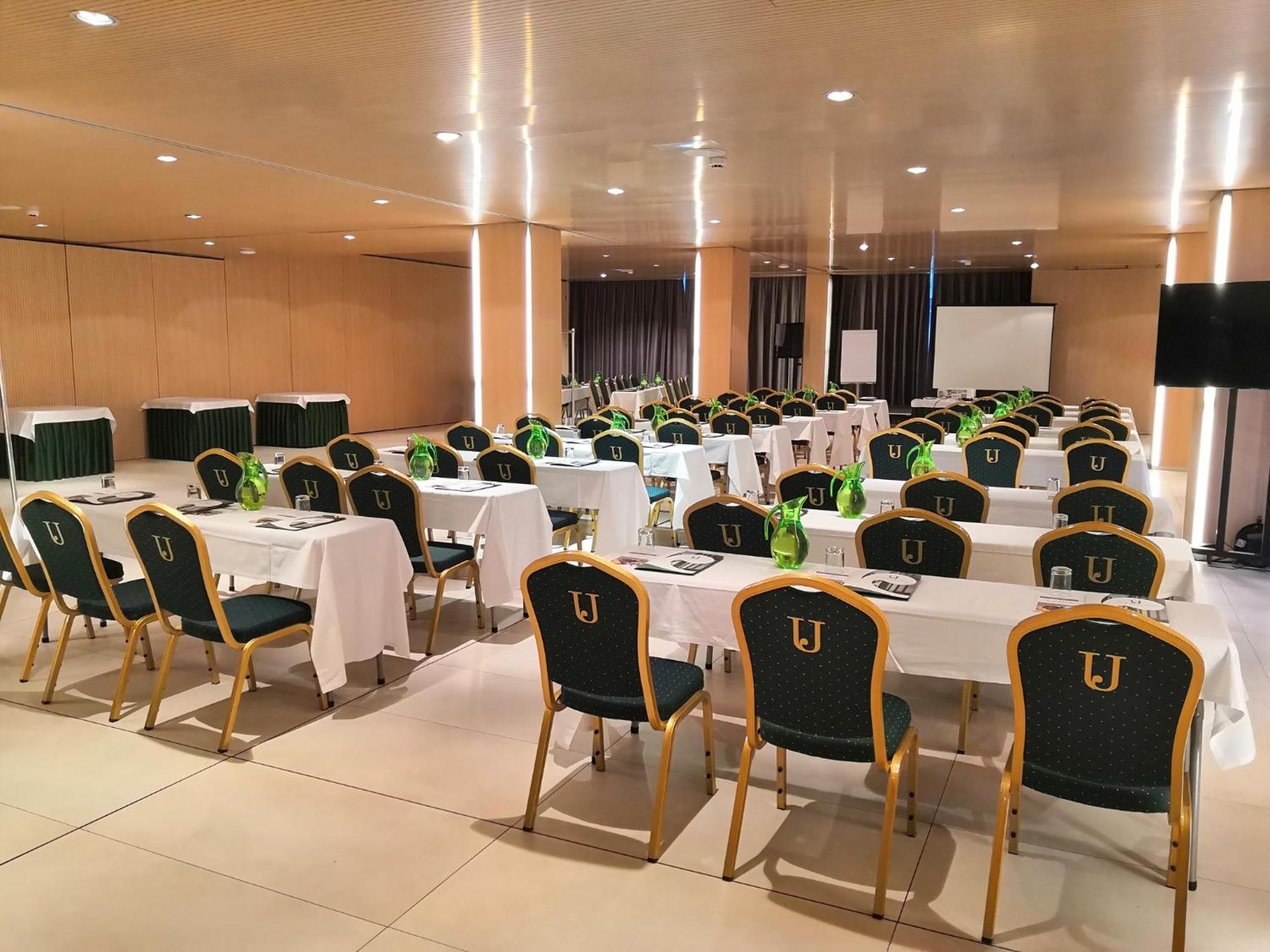 Hotel Jardines De Uleta Suites Vitoria-Gasteiz Eksteriør bilde