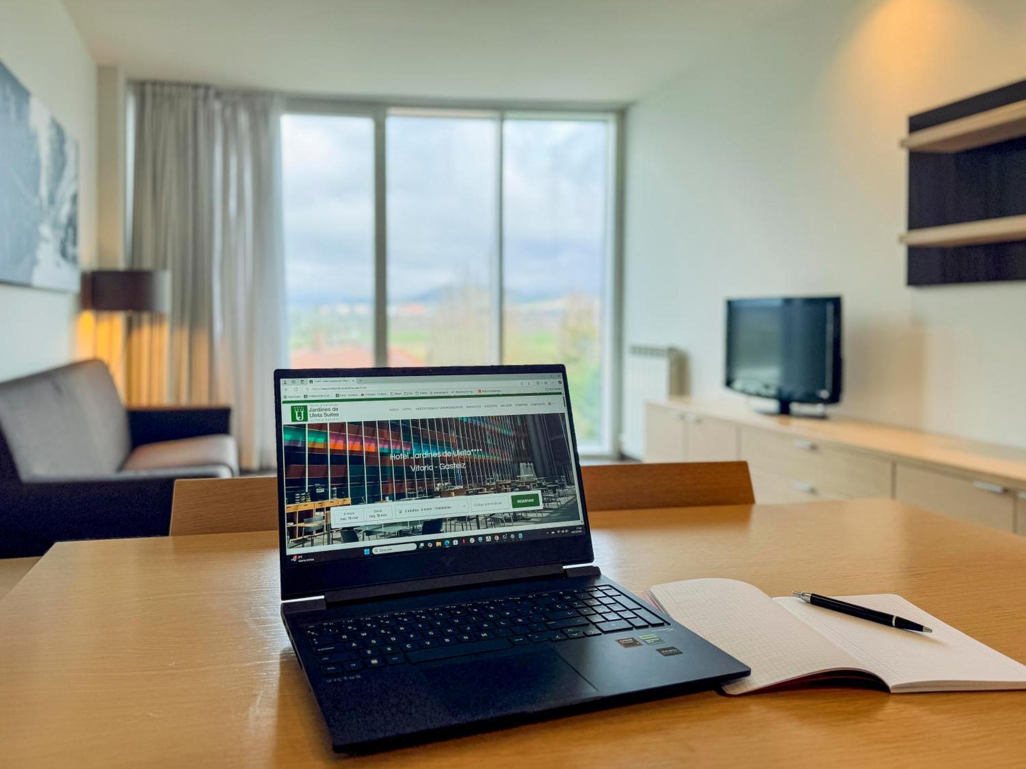 Hotel Jardines De Uleta Suites Vitoria-Gasteiz Eksteriør bilde