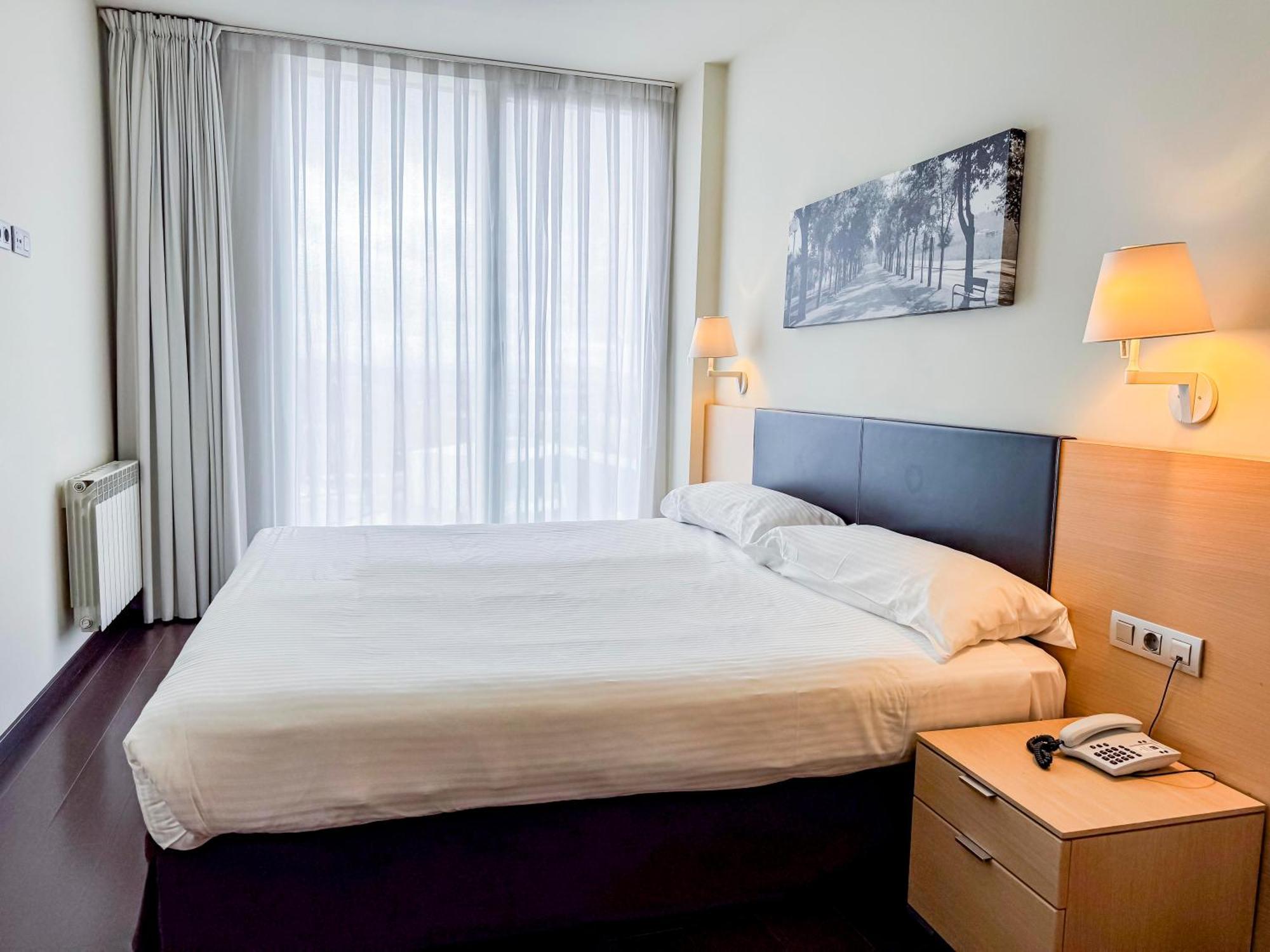 Hotel Jardines De Uleta Suites Vitoria-Gasteiz Eksteriør bilde