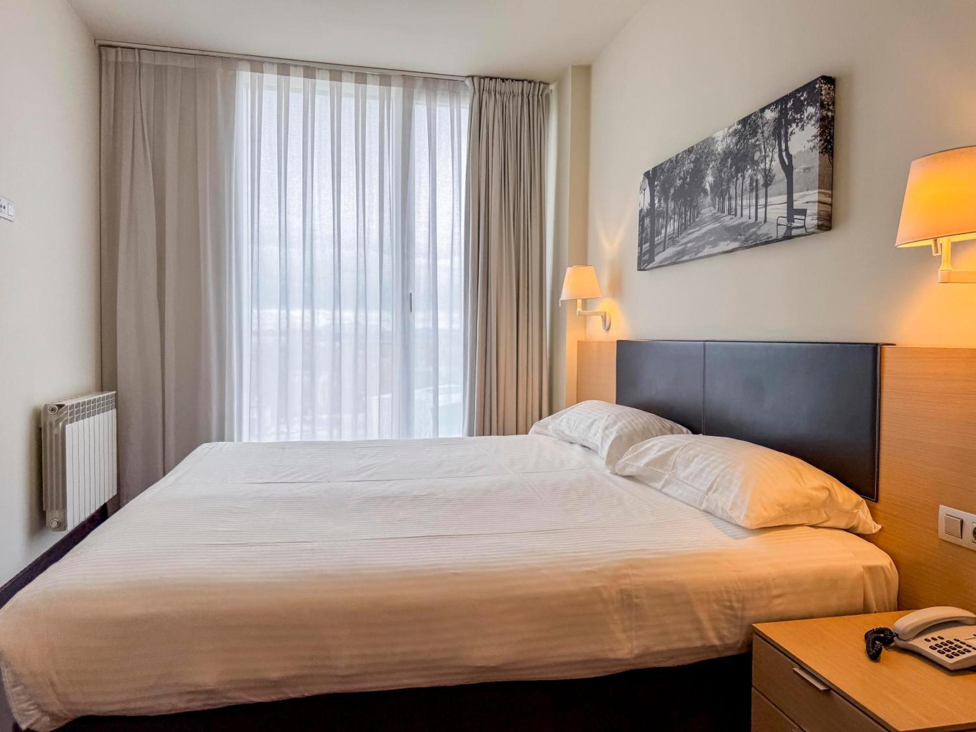 Hotel Jardines De Uleta Suites Vitoria-Gasteiz Eksteriør bilde