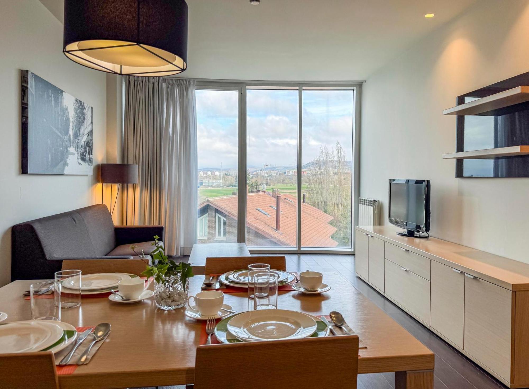 Hotel Jardines De Uleta Suites Vitoria-Gasteiz Eksteriør bilde