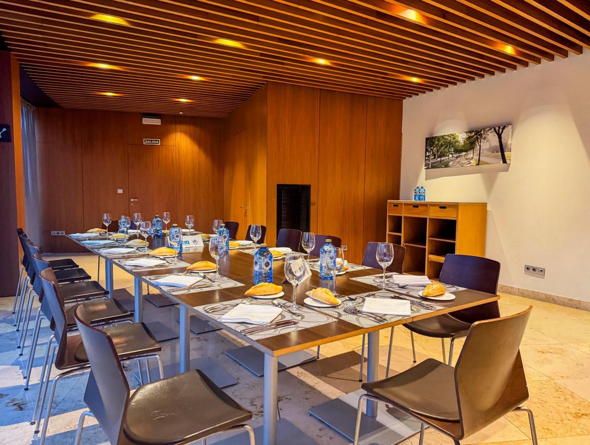 Hotel Jardines De Uleta Suites Vitoria-Gasteiz Eksteriør bilde