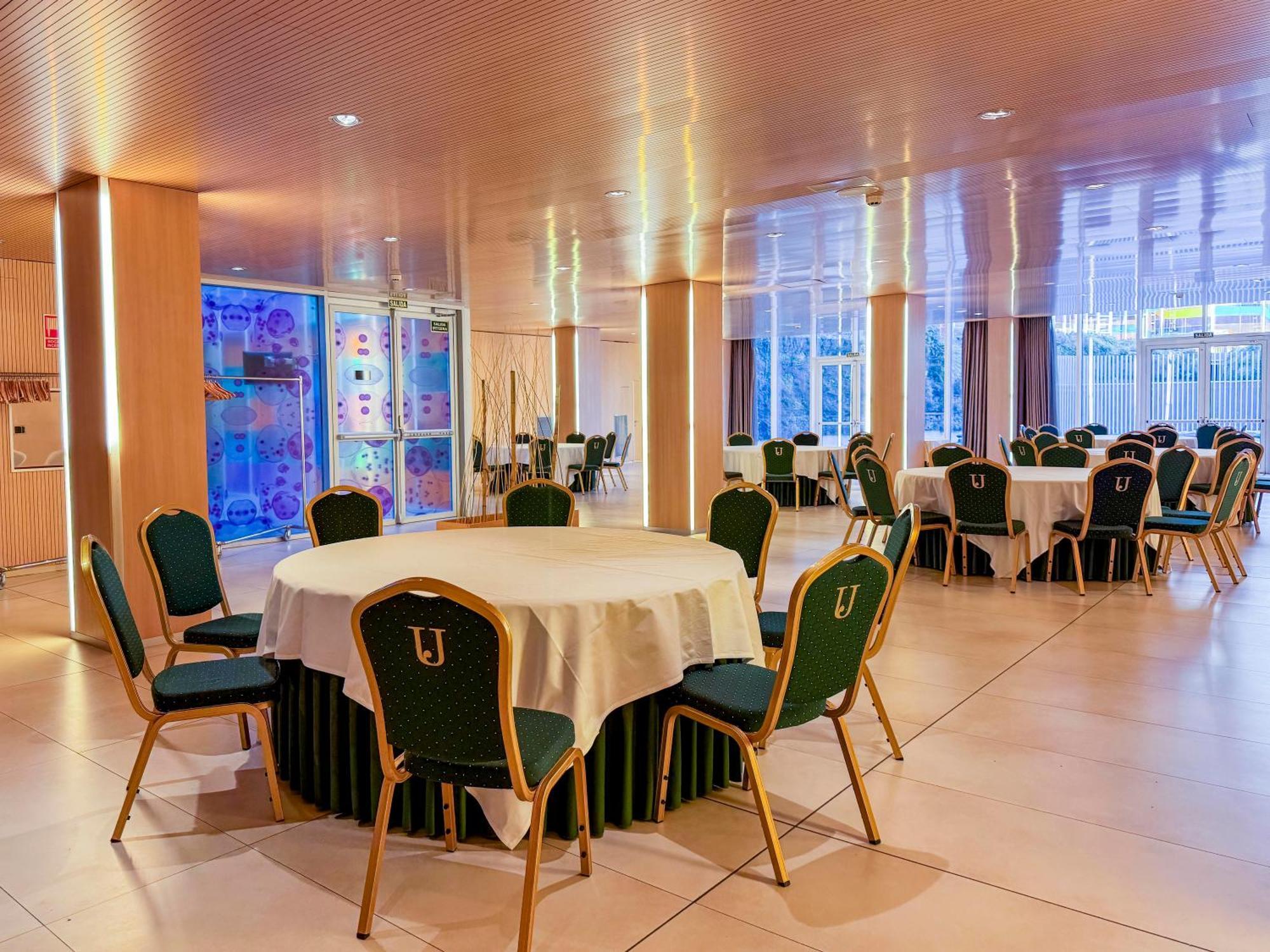 Hotel Jardines De Uleta Suites Vitoria-Gasteiz Eksteriør bilde