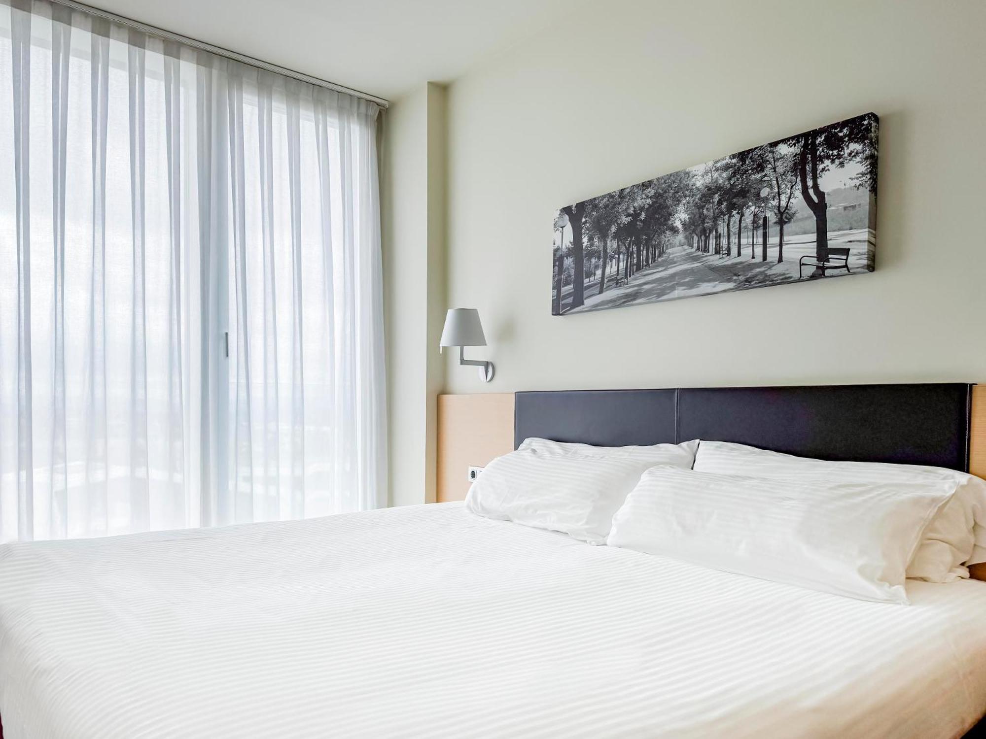 Hotel Jardines De Uleta Suites Vitoria-Gasteiz Eksteriør bilde