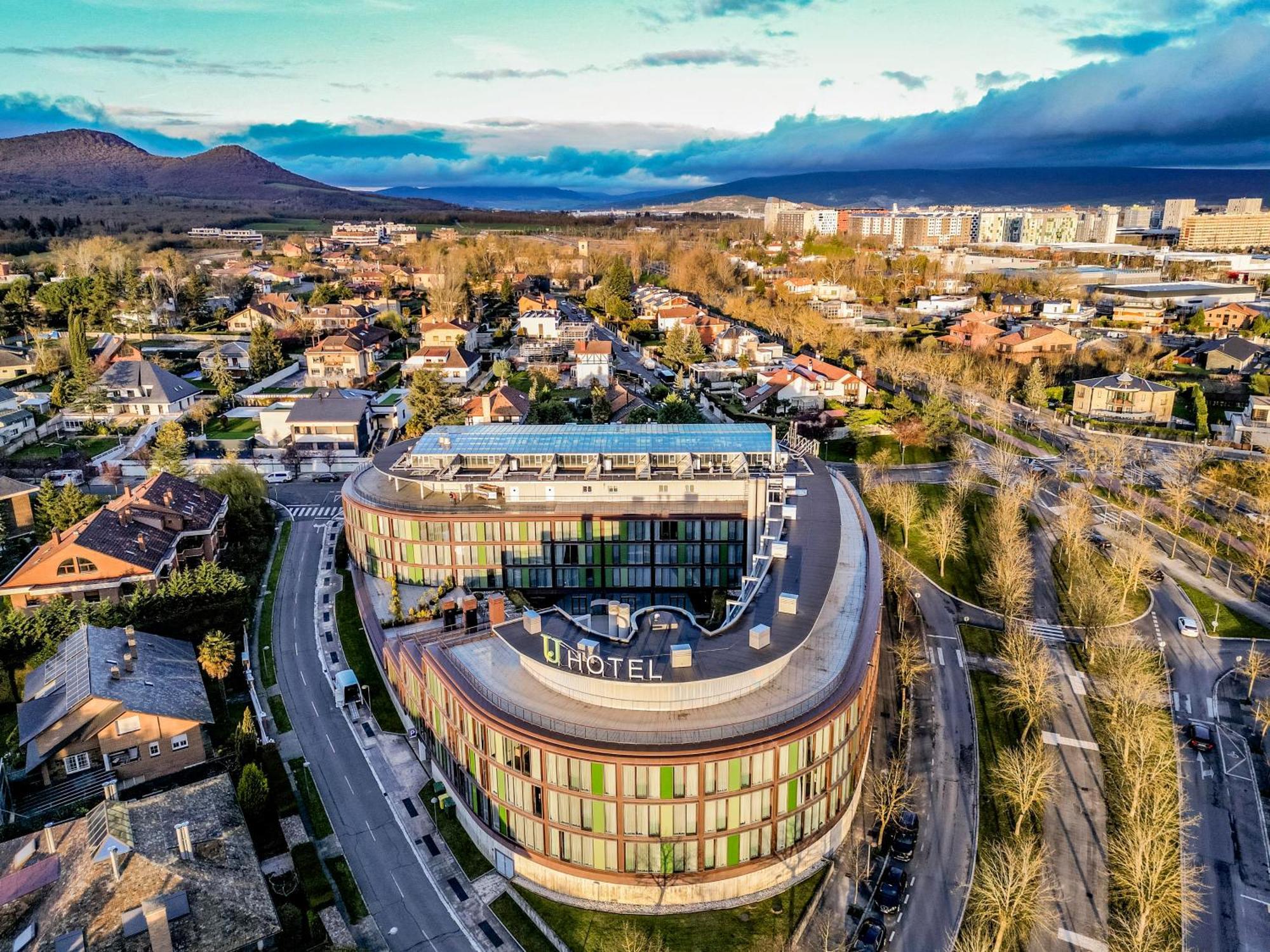Hotel Jardines De Uleta Suites Vitoria-Gasteiz Eksteriør bilde